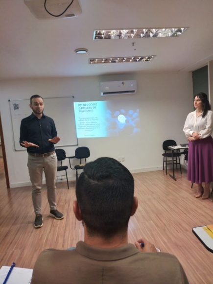 Saúde Mental na Liderança: Cuidando de quem lidera para transformar