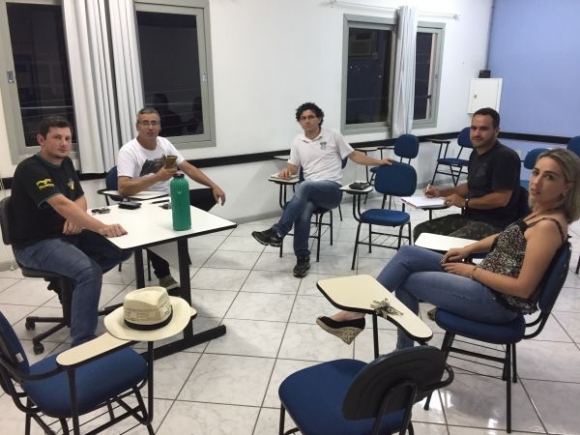 Reunião de alinhamento do curso de extensão Universitária